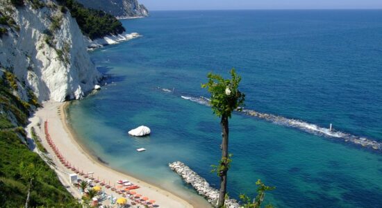 Numana, vacanze senza auto in questo incantevole borgo