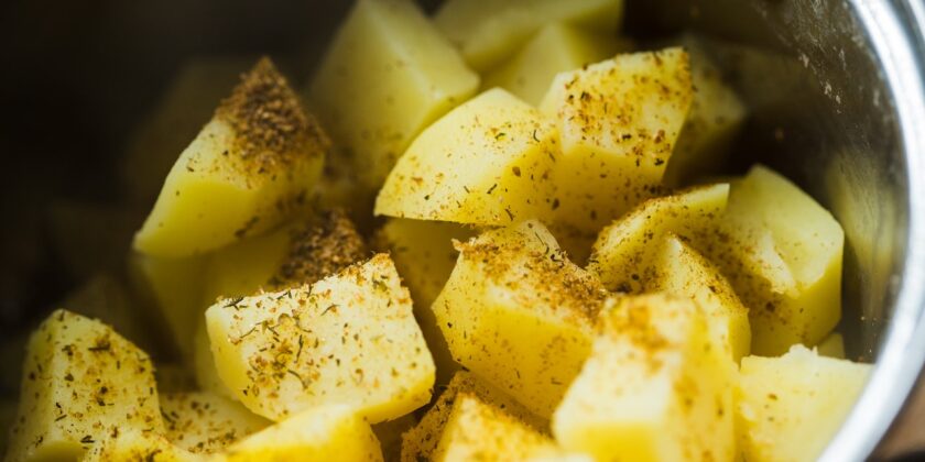 Patate lesse per insalata, ecco come averle perfette