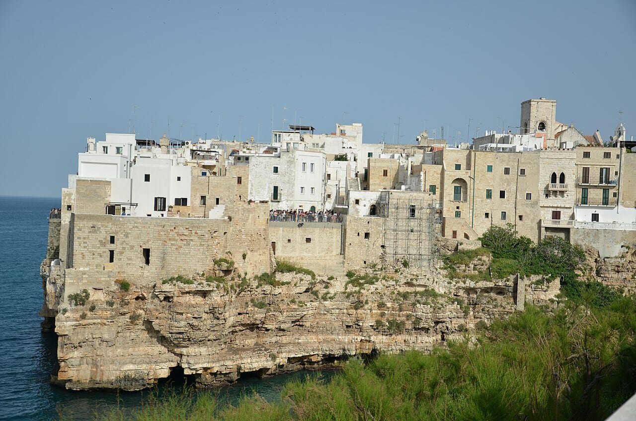 Polignano a mare-foto da wikipedia-Autore Luca Margheriti
