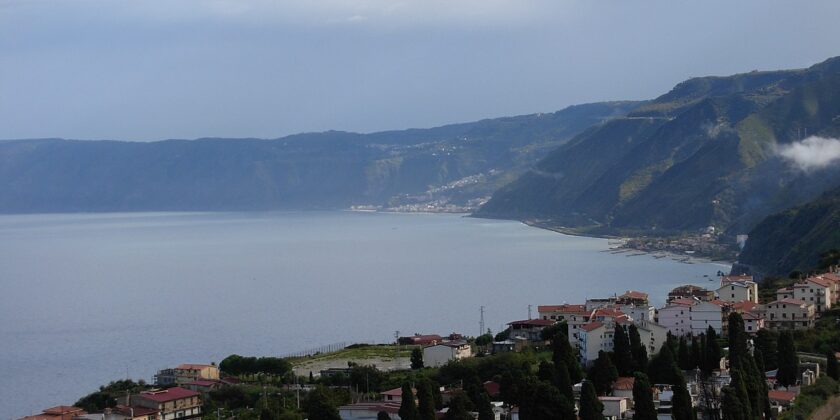 Profuma di mare e di zagare questa spiaggia-Costa Vila-foto da wikipedia
