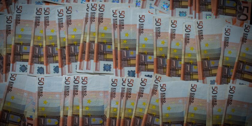 Rischia 5 anni di carcere chi non restituisce i soldi ricevuti in prestito-proiezionidiborsa.it