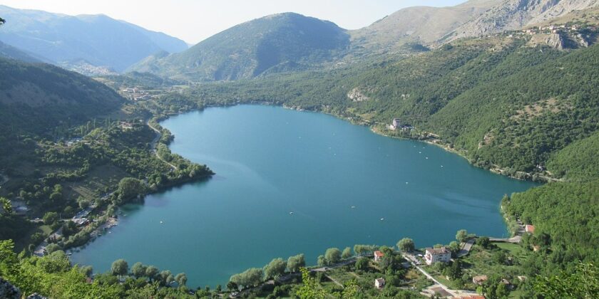 Scanno, il paradiso col lago a forma di cuore