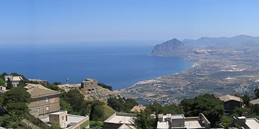 Si può acquistare una casa al mare a Erice
