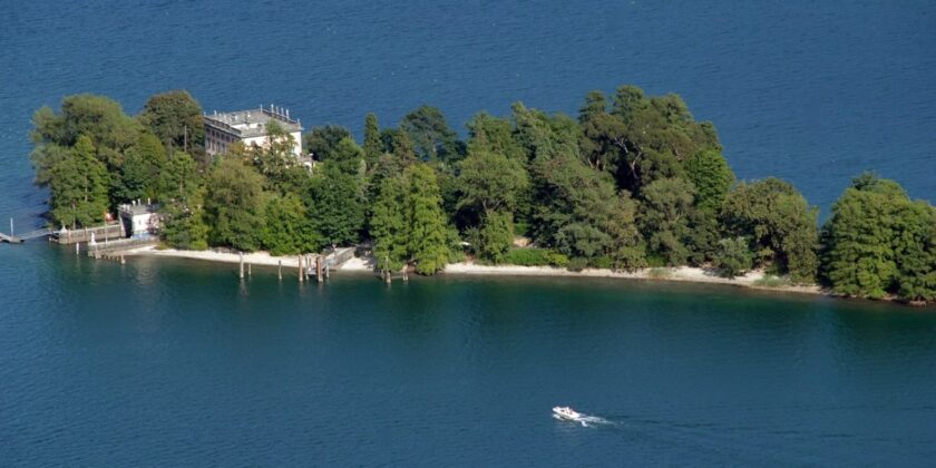 Spiagge tropicali tra le cime delle Alpi a Brissago
