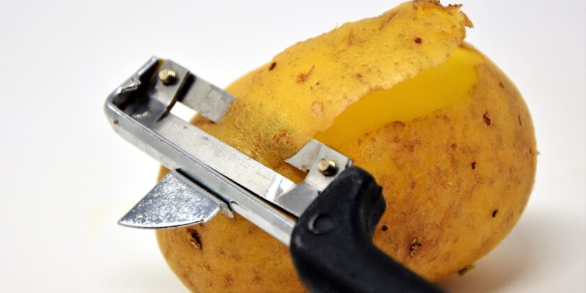 Tutti i trucchi degli chef per pelare le patate ma anche cetrioli e carote-proiezionidiborsa.it