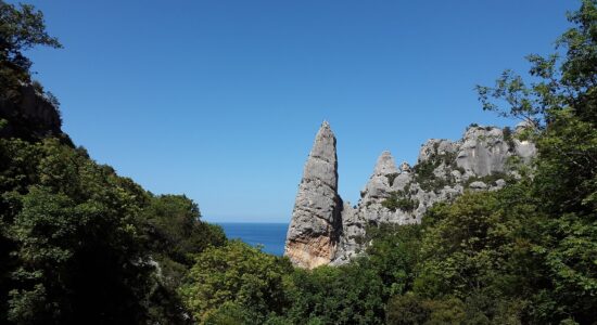 Vacanze a basso costo in un paradiso italiano-Aguglia di Coloritzè-proiezionidiborsa.it