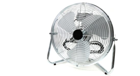 Ventilatore contro condizionatore-proiezionidiborsa.it