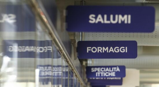 4 supermercati convenienti-Foto da imagoeconomica