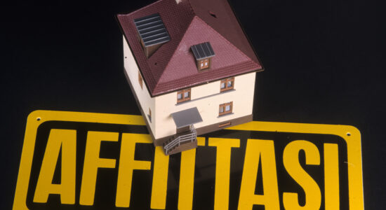 Affitto a 200 euro-Foto da imagoeconomica