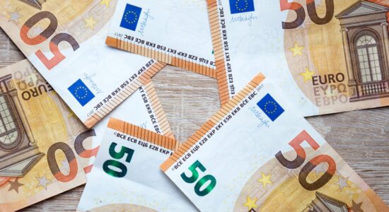 Agosto con le tasche piene di soldi