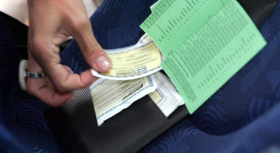 Assicurazione auto-Foto da imagoeconomica