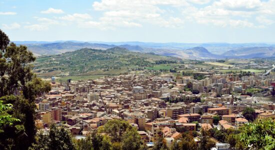 Caltanissetta Panorama-Foto da wikipedia