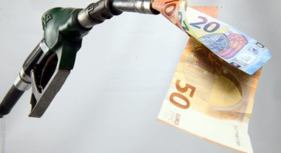 Caro benzina-Foto da imagoeconomica