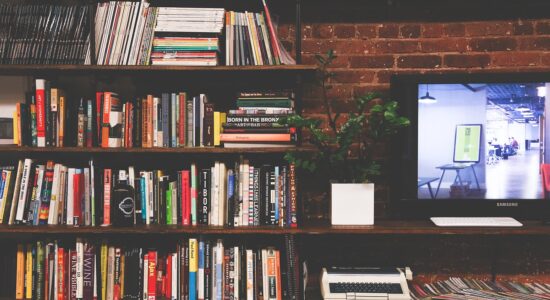 Libri per gestire bene i soldi-Foto da pixabay.com