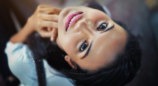 Occhi liftati e sguardo seducente-Foto da pixabay.com