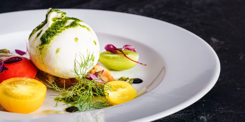 Quante ricette estive si possono fare con mozzarella e pomodoro