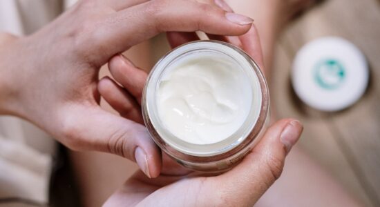 Quanto costa una crema antirughe e 4 prodotti economici ma di qualità