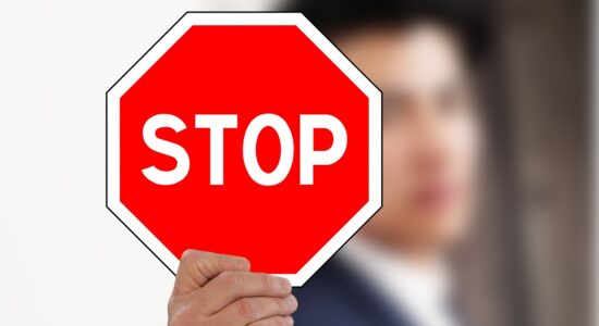 STOP alle vendite sui mercati azionari-Foto da pixabay.com