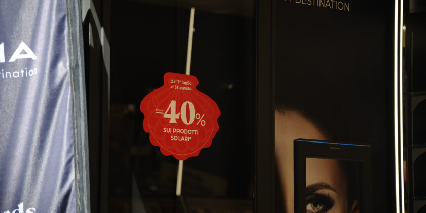 Saldi di fine stagione-Foto da imagoeconomica