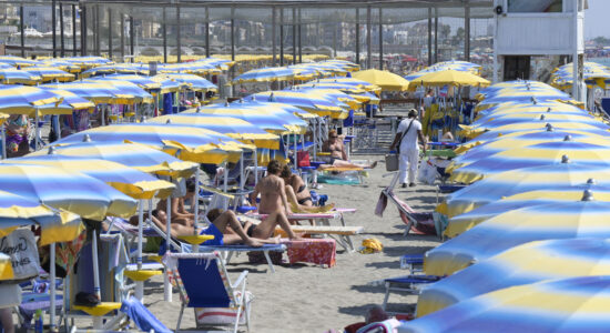 Stabilimento balneare-Foto da imagoeconomica