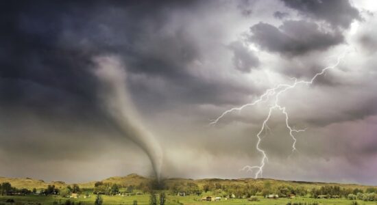 Temporali, grandine e vento forte