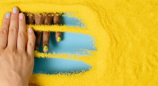 Tutti i colori di smalto dell’estate 2023
