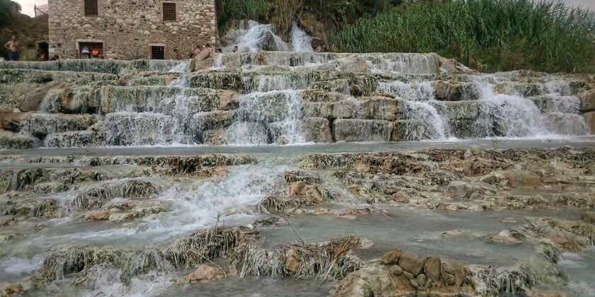 Vacanza in Toscana in agosto-Saturnia-Foto da pixabay.com