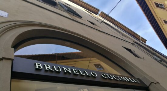 Brunello Cucinelli insegna negozio di Firenze-Foto da imagoeconomica