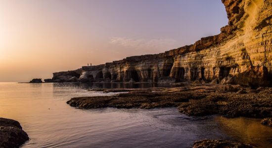 Cipro costa e scogliera-Foto da pixabay.com