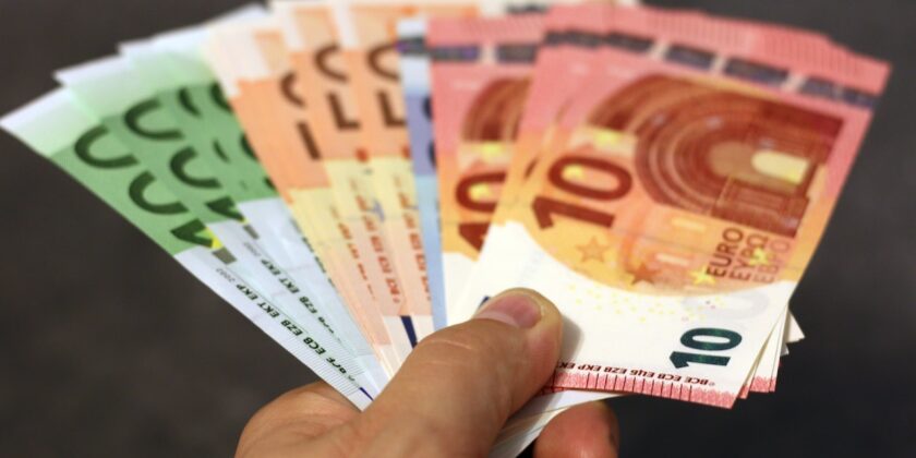 Come prendere 350 euro al mese di sussidio-Foto da pixabay.com