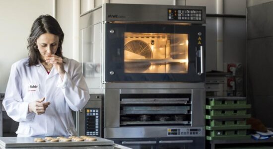 Fare biscotii con 3 ingredienti-Foto da imagoeconomica
