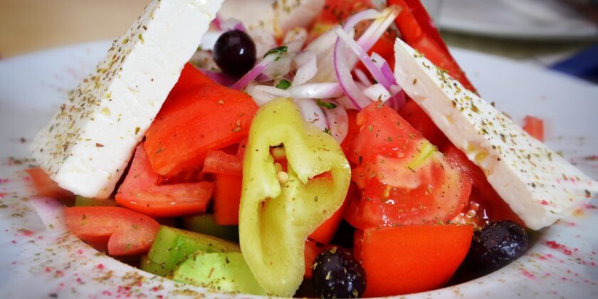Insalata greca presso ristorante greco-Foto da pixabay.com
