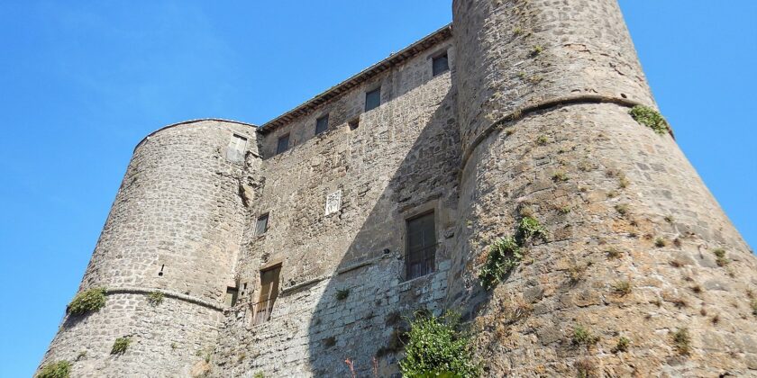 La Rocca d Ronciglione-Autore Albarubescens Foto da wikipedia