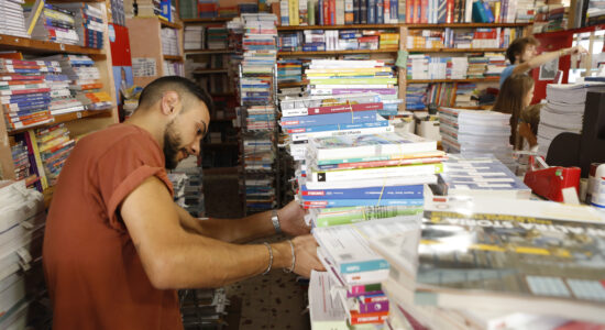 Libri-Foto da imagoeconomica