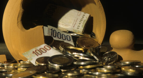 Monete lire-Foto da imagoeconomica