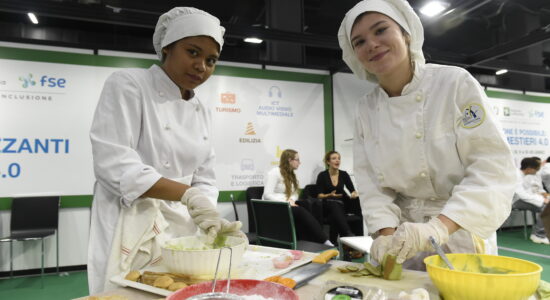 Preparare ricette spendendo poco-Foto da imagoeconomica