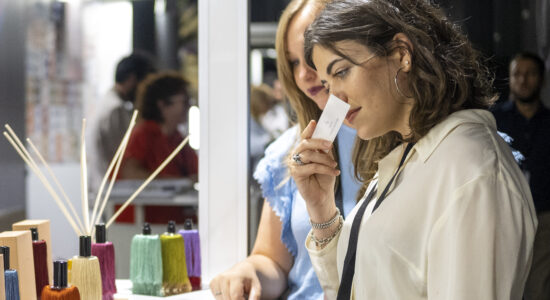 Profumi che lasciano una scia inebriante-Foto da imagoeconomica