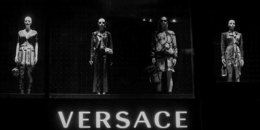 Quanti soldi si spendono per una borsa Medusa di Versace