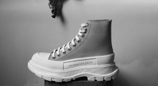 Quanto costa un paio di scarpe Alexander McQueen