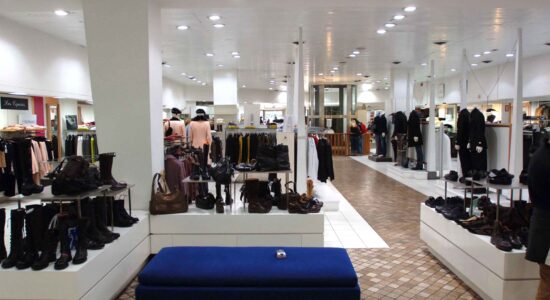 Scarpe alla moda-Foto da imagoeconomica