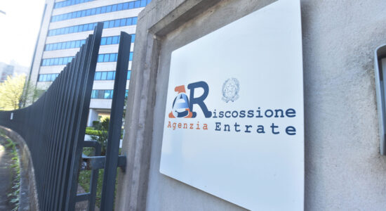 Sede Agenzia delle Entrate-Foto da imagoeconomica