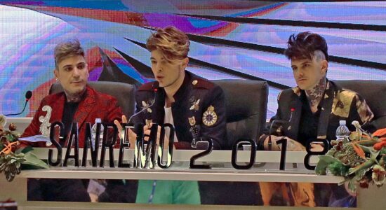 The Kolors-Foto di Zdravkopetrv Ritagliata e ritoccata da Daniele-Foto da wikipedia