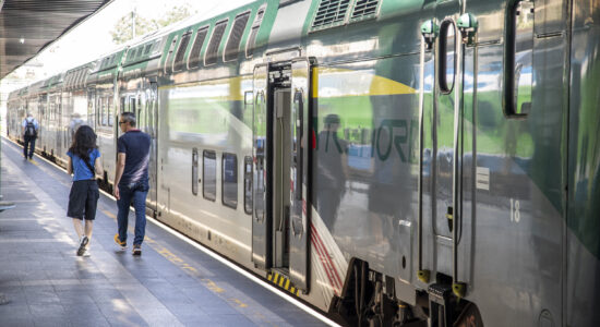 Viaggiare in treno-Foto da imagoeconomica