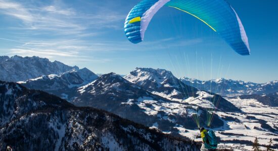 Volo in parapendio-Foto da pixabay.com