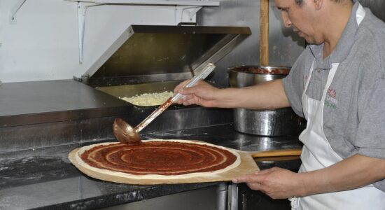 2 pizze con melanzane e peperoni facili da preparare con meno di 30 euro-Foto da pixabay.com