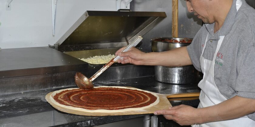 2 pizze con melanzane e peperoni facili da preparare con meno di 30 euro-Foto da pixabay.com