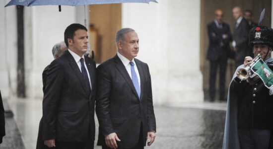 Benjamin Netanyahu con Matteo Renzi in una vista del 2014-Foto da imagoeconomica