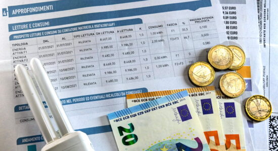 Contributo per abbassare le bollette-Foto da imagoeconomica