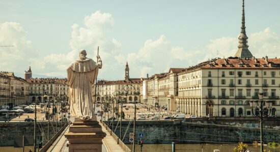 Cosa vedere a Torino in un pomeriggio spendendo meno di 20 euro-PIazza Vittorio-Foto da pixabay.com