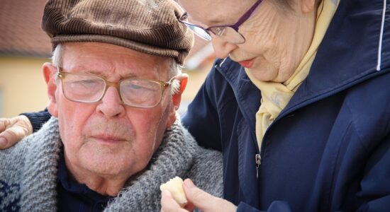Donne in pensione a 64 anni di età con 20 anni di contributi-Foto da pixabay.com